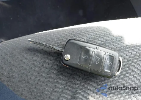 2008 Volkswagen Rabbit S from USA, damaged, VIN WVWDB71K58W262173